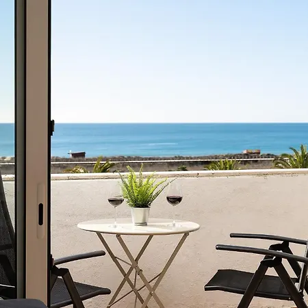 Apartment Beachfront Relax By Real Life Concierge *